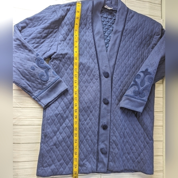 Neiman Marcus Vintage Quilted and Embroidered Button Down Jacket in Blue  Sz Lrg - Picture 6 of 11